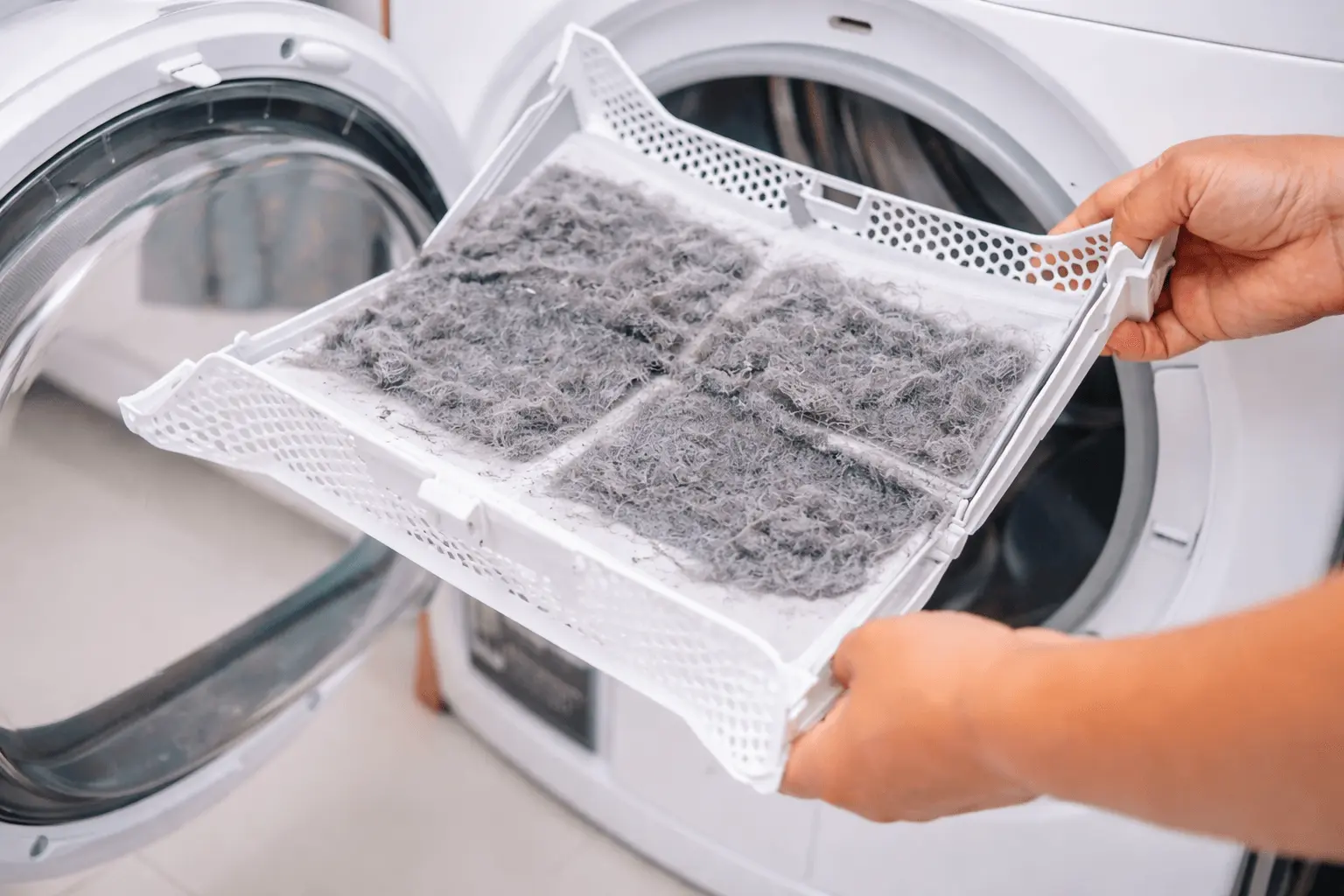 Vol pluizenfilter kan fluitende of zwaardere ventilatorgeluiden veroorzaken